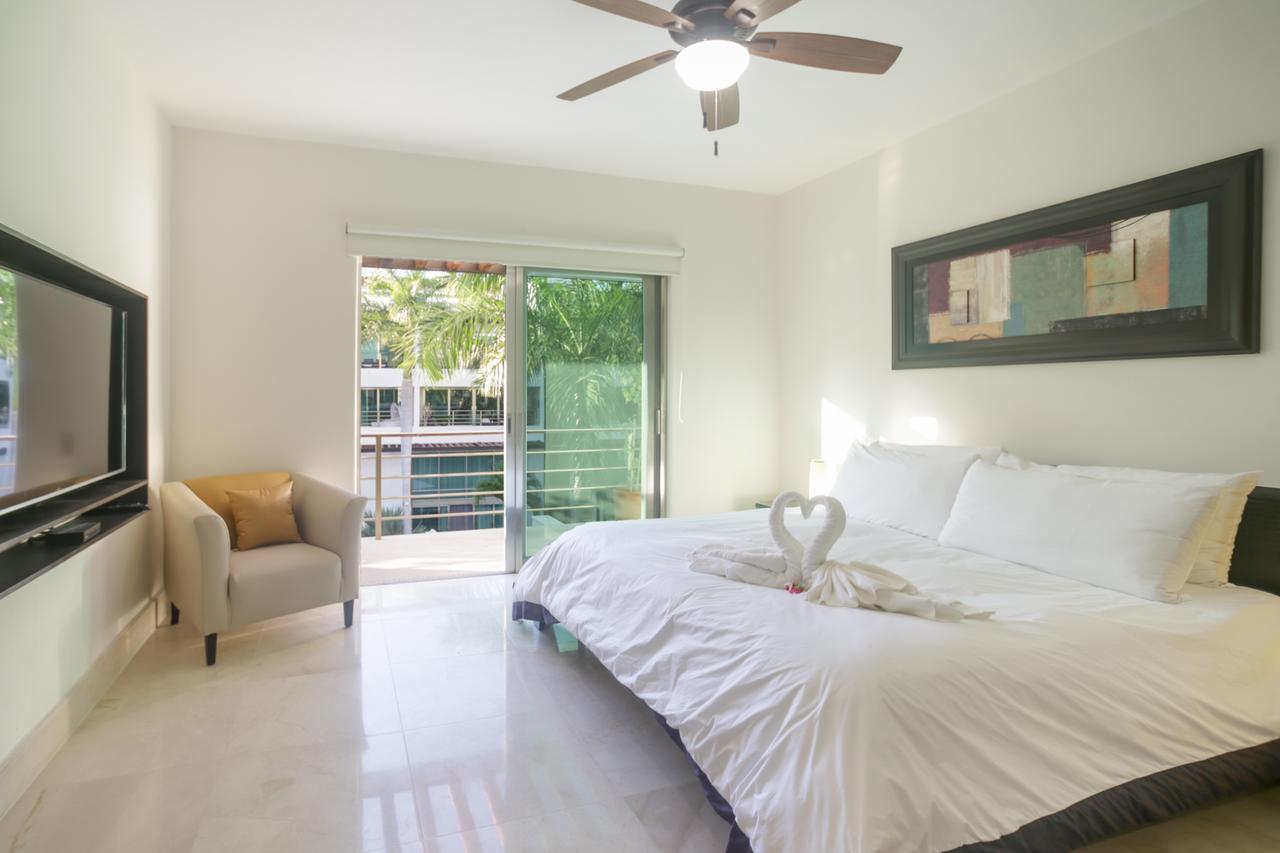 Luxurious & Central Condo In Playa Steps From The Beach 신데 델 카르멘 외부 사진