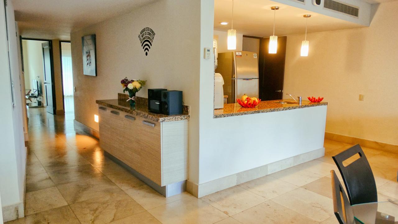 Luxurious & Central Condo In Playa Steps From The Beach 신데 델 카르멘 외부 사진
