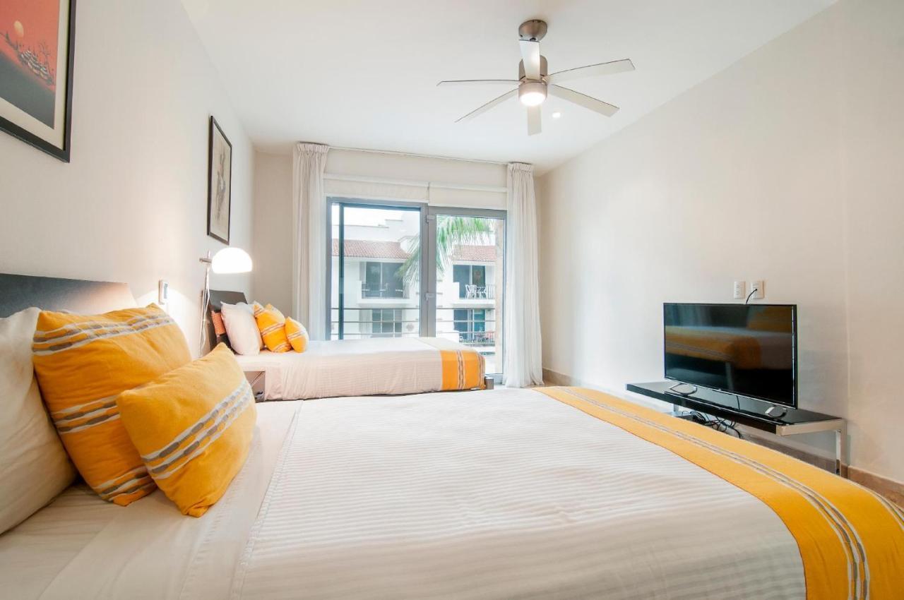 Luxurious & Central Condo In Playa Steps From The Beach 신데 델 카르멘 외부 사진
