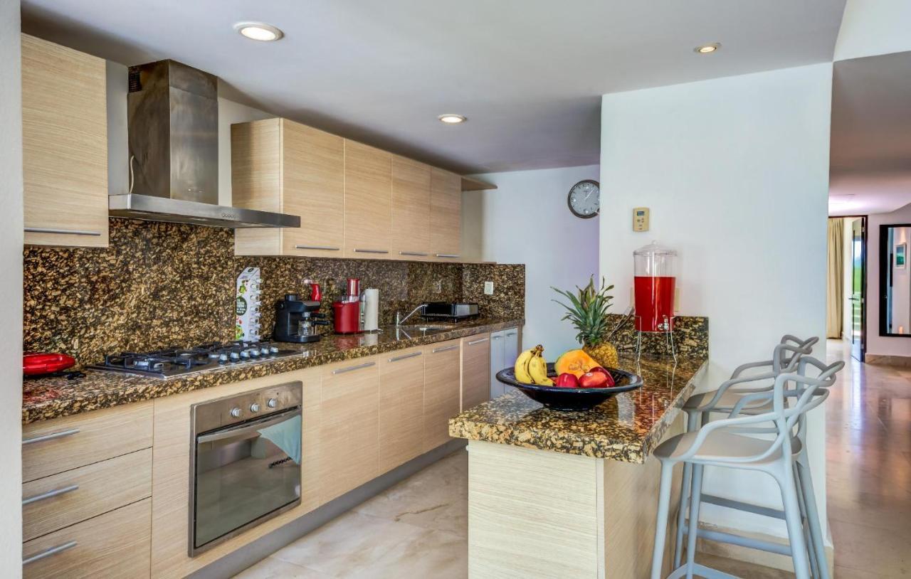 Luxurious & Central Condo In Playa Steps From The Beach 신데 델 카르멘 외부 사진